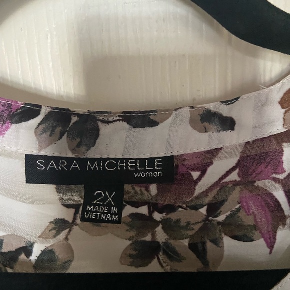 Black with Roses - Picture 3 of 3